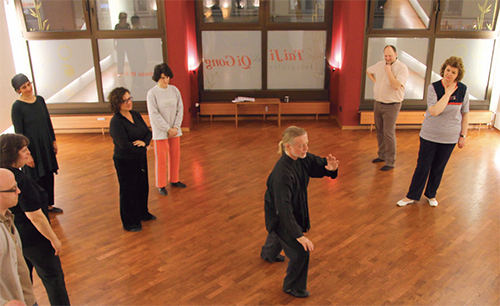 Andreas W Friedrich beim Tai Ji-Unterricht im DAO (Tai Chi Chuan, Taijiquan, Tai Chi, Tai Ji Quan & Qi Gong)